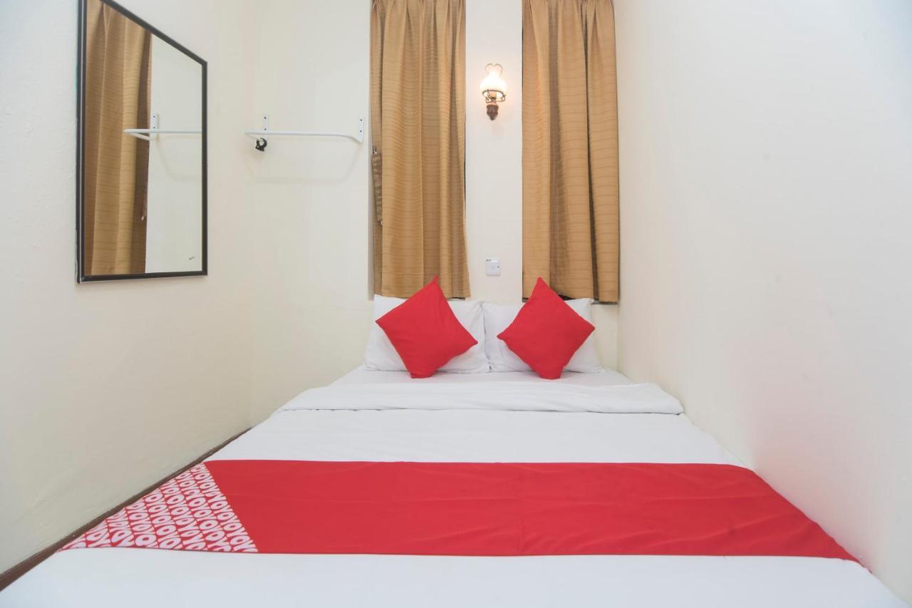 Oyo 1149 Feringghi Hotel 바투 페링기 외부 사진