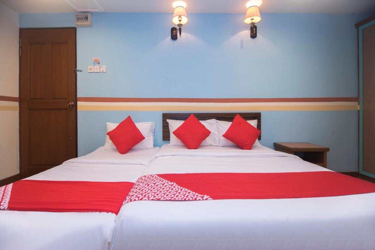 Oyo 1149 Feringghi Hotel 바투 페링기 외부 사진