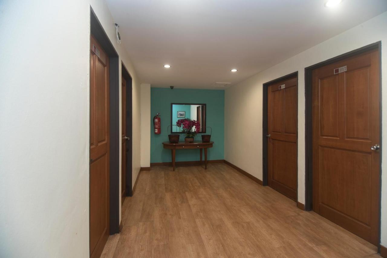 Oyo 1149 Feringghi Hotel 바투 페링기 외부 사진