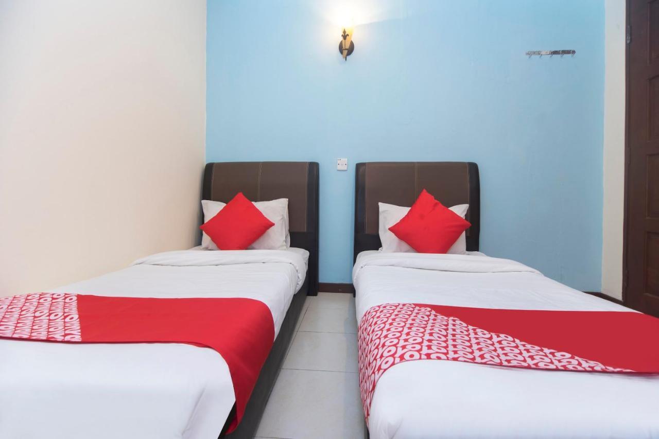 Oyo 1149 Feringghi Hotel 바투 페링기 외부 사진
