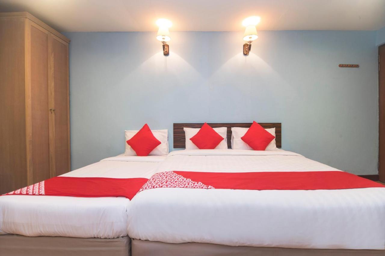Oyo 1149 Feringghi Hotel 바투 페링기 외부 사진