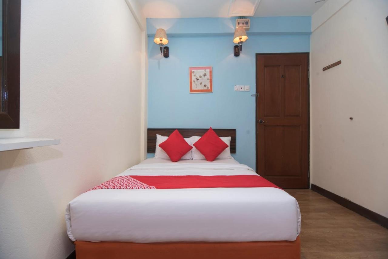 Oyo 1149 Feringghi Hotel 바투 페링기 외부 사진
