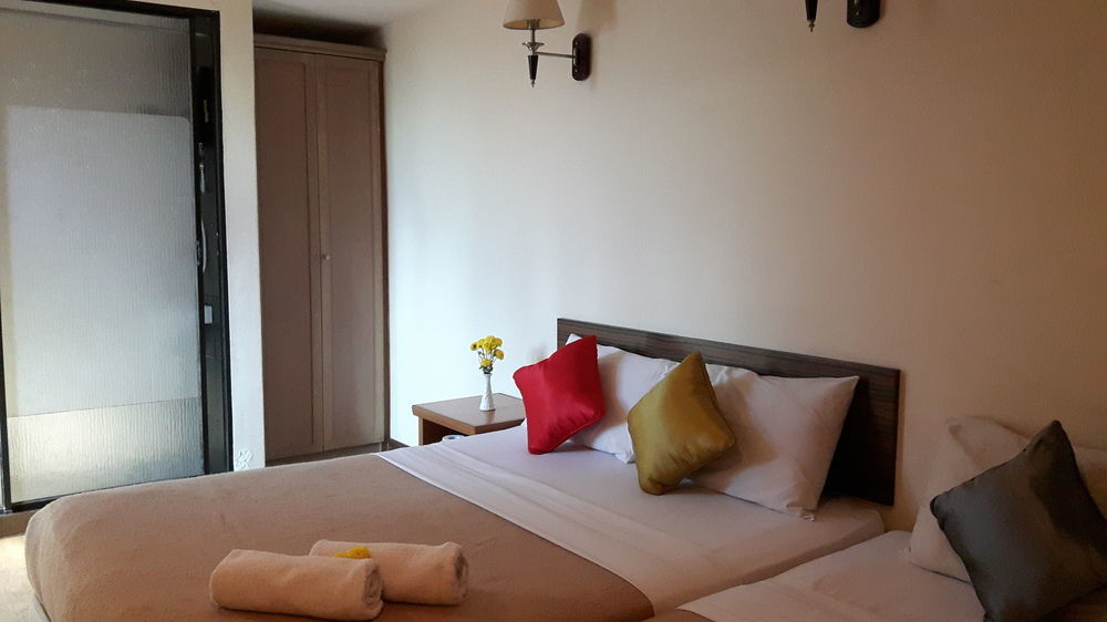 Oyo 1149 Feringghi Hotel 바투 페링기 외부 사진