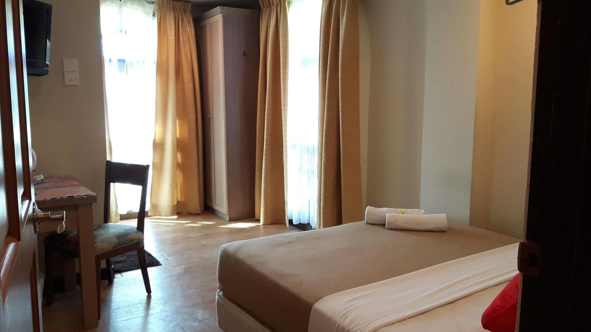 Oyo 1149 Feringghi Hotel 바투 페링기 외부 사진