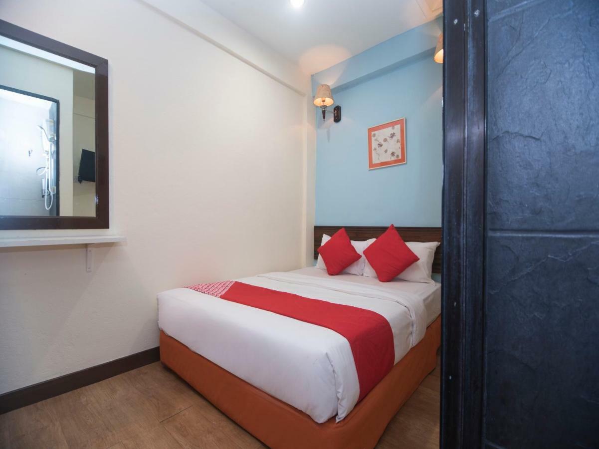 Oyo 1149 Feringghi Hotel 바투 페링기 외부 사진
