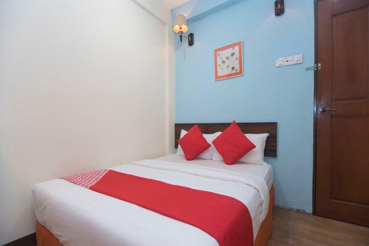 Oyo 1149 Feringghi Hotel 바투 페링기 외부 사진