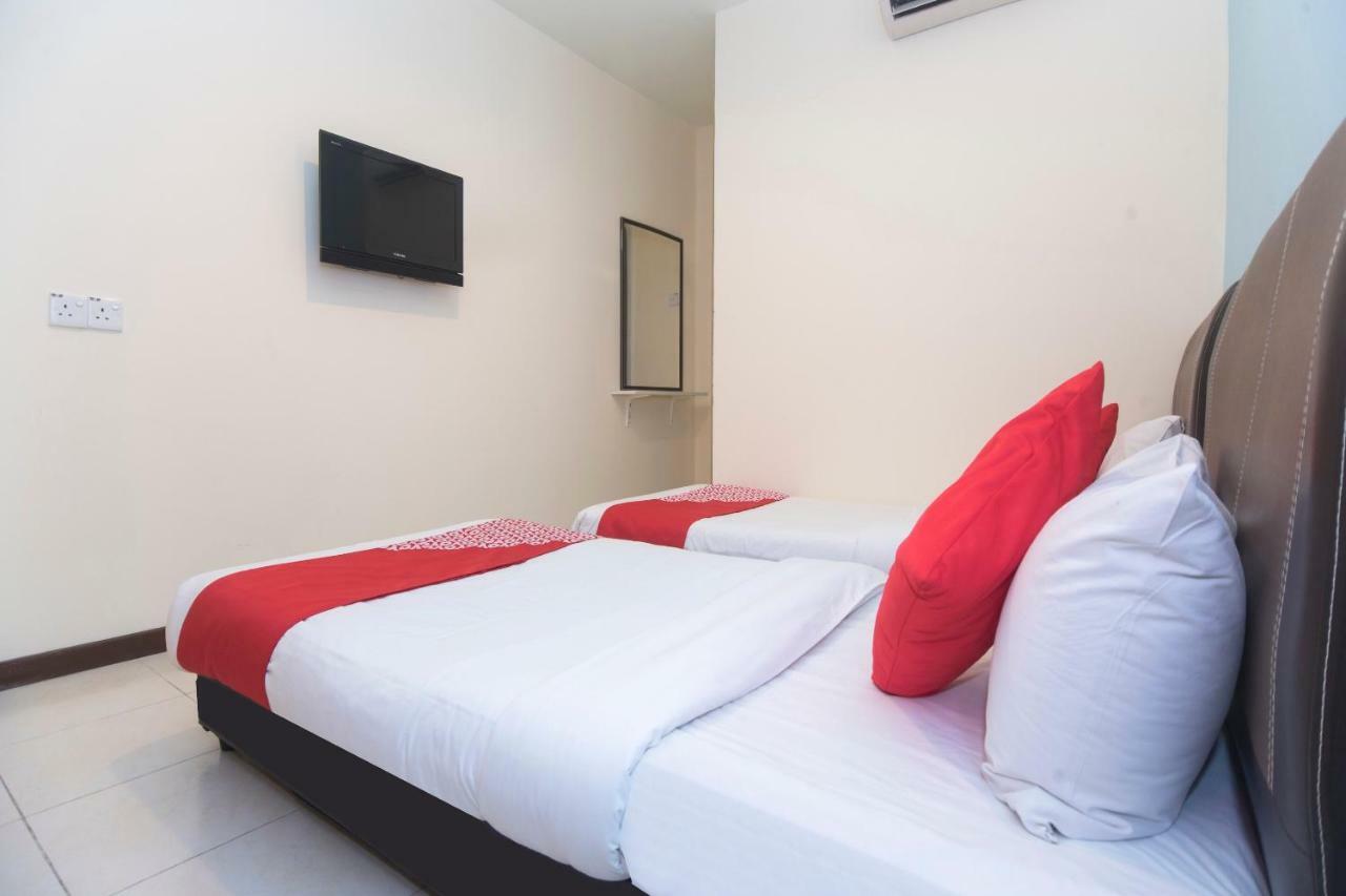 Oyo 1149 Feringghi Hotel 바투 페링기 외부 사진