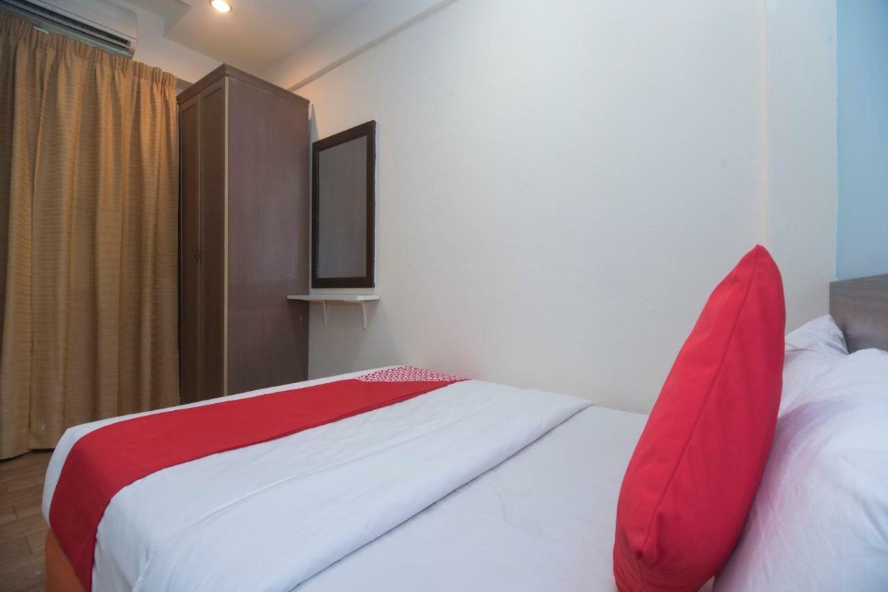 Oyo 1149 Feringghi Hotel 바투 페링기 외부 사진