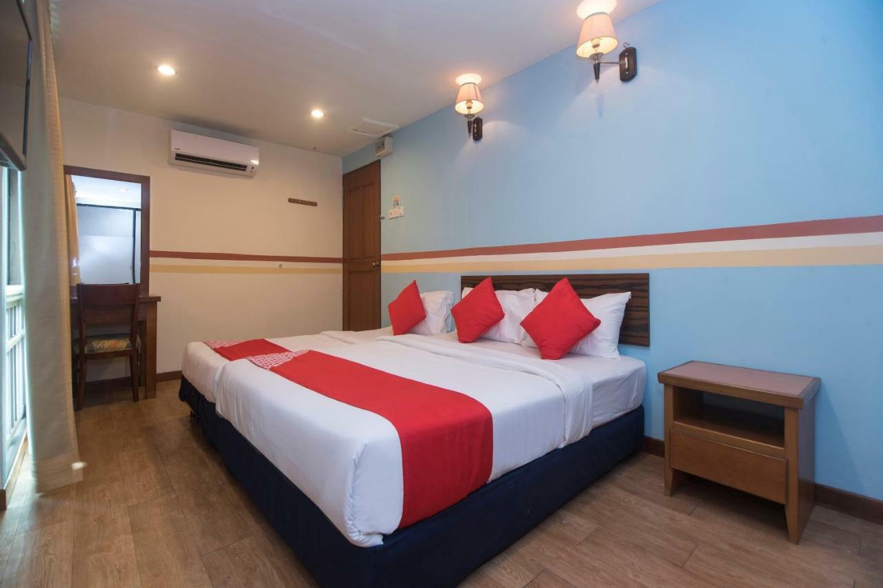 Oyo 1149 Feringghi Hotel 바투 페링기 외부 사진