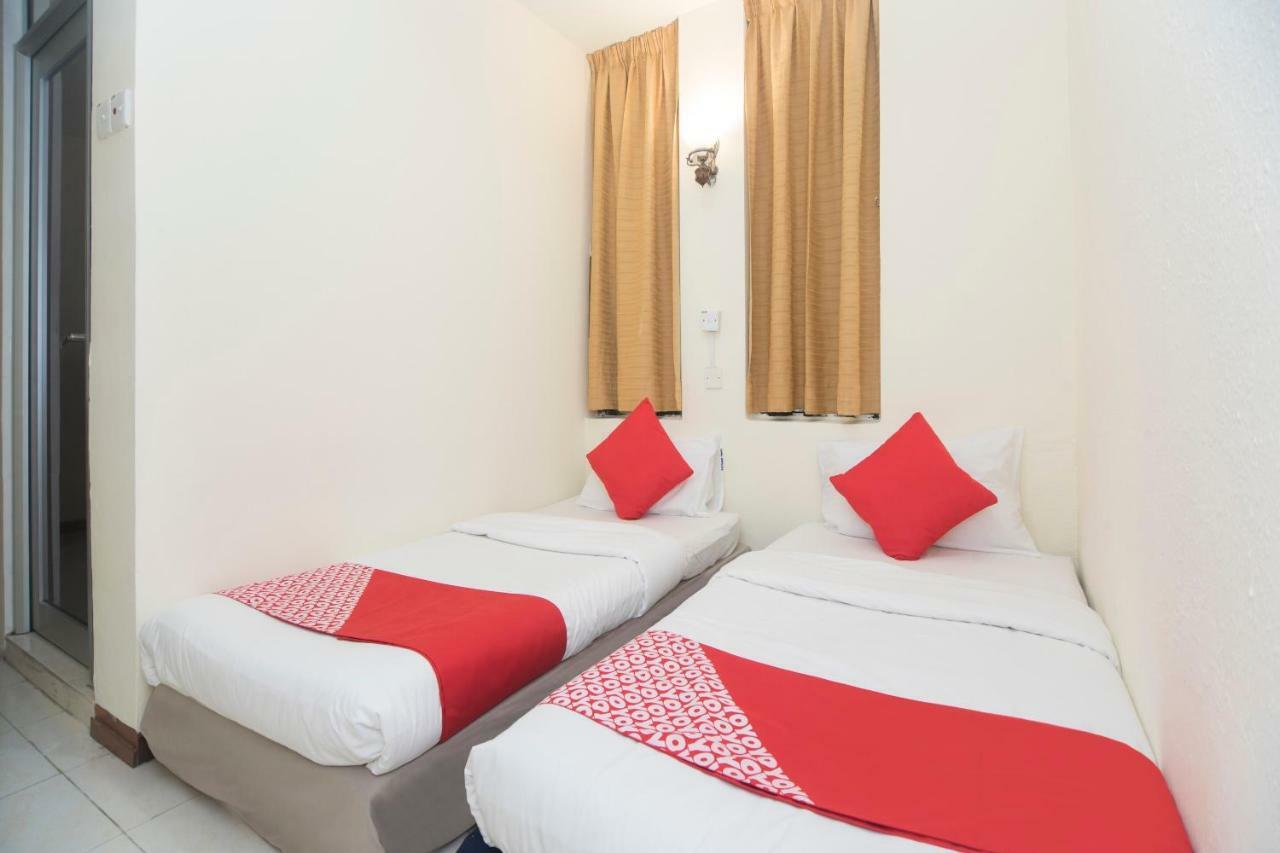 Oyo 1149 Feringghi Hotel 바투 페링기 외부 사진