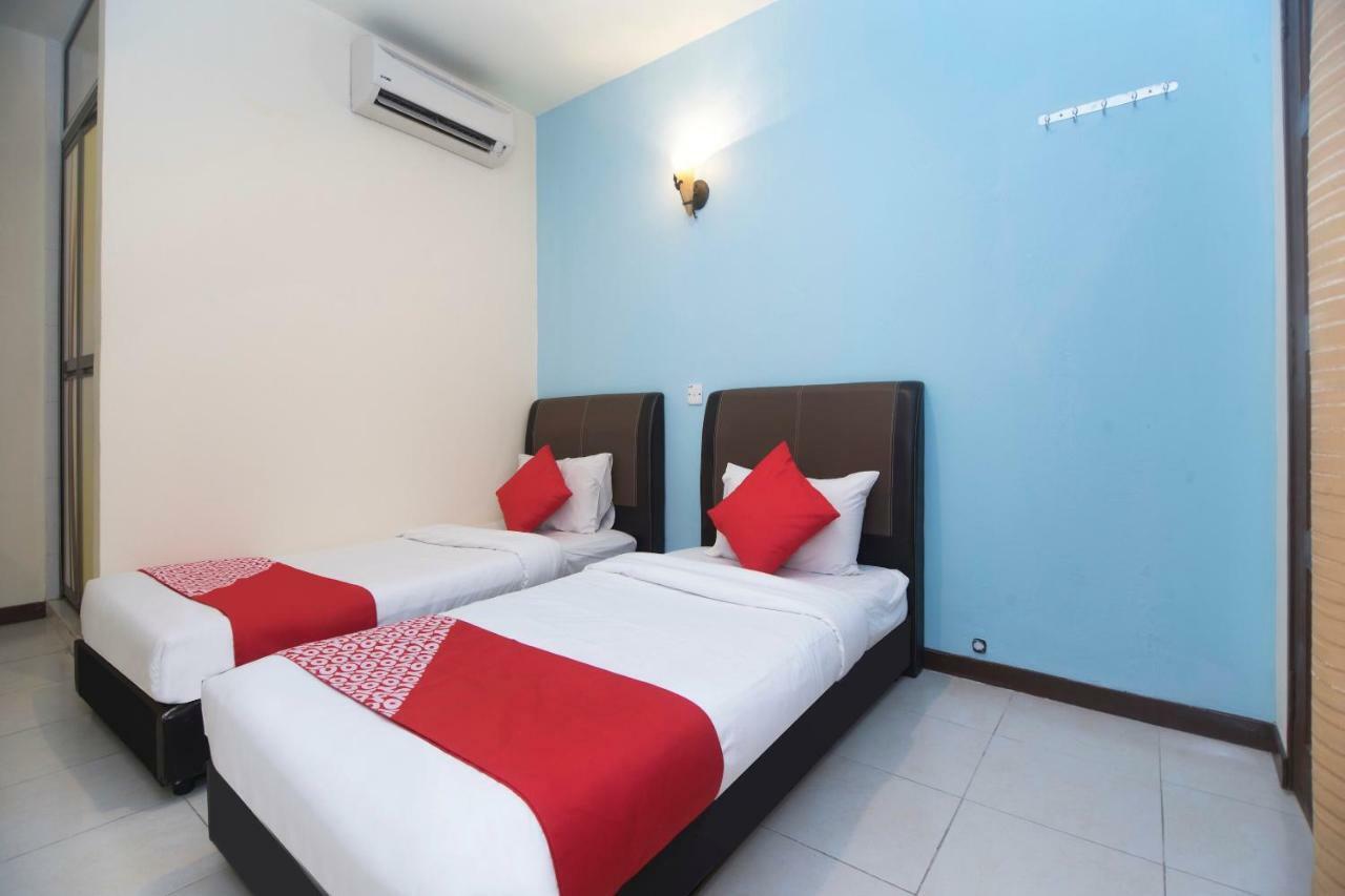 Oyo 1149 Feringghi Hotel 바투 페링기 외부 사진